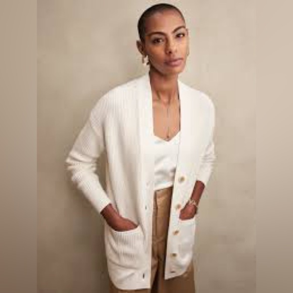 BANANA REPUBLIC OVERSIZED POCKET CARDIGAN IN SNOW DAY SIZE SMALL